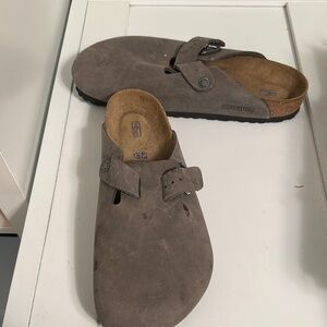 Birkenstock Boston Size 43. Soft footed.
